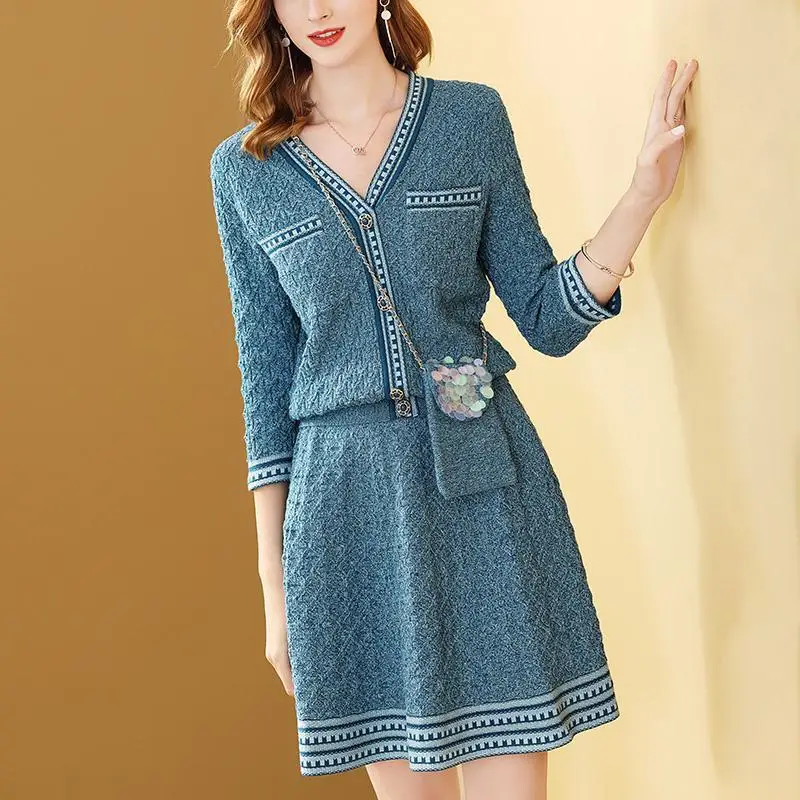 

Woman Autumn V-neck Knitted Sweater Skirt Suit Female Long-sleeved Knitted Cardigan Jacket and Mini Skirt Two Piece Suit G248