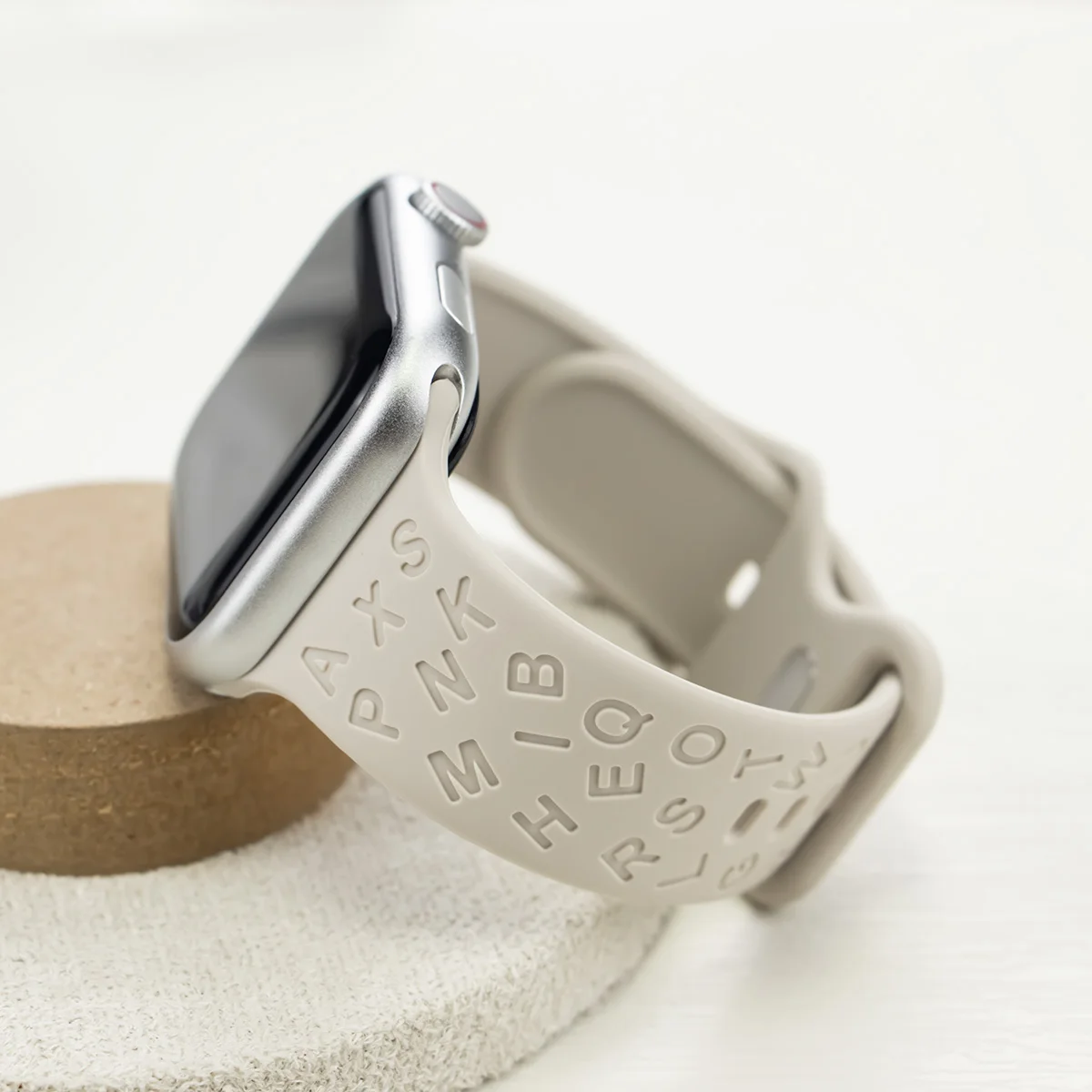 Браслет с буквами для Apple Watch