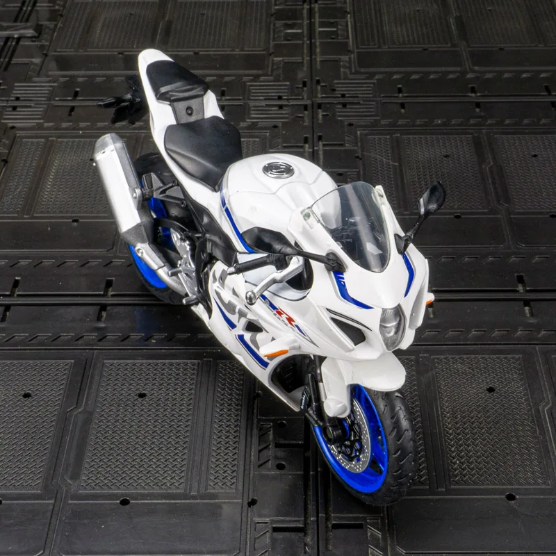 Модель мотоцикла Suzuki GSX-R1000 CCA 1:12, имитирующая реалистичную версию, из сплава, с богатой детализацией, тонкой проработкой и высоким качеством. (art.: 3920db624e301) - 3920db624e301