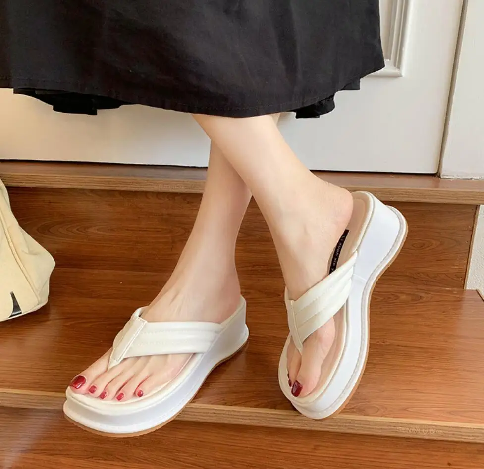 

Summer Clip Toe Beach Flip Flops Women Comfortable Soft Bottom Platform Flat Slippers Woman Light Non Slip Casual Sandals Female