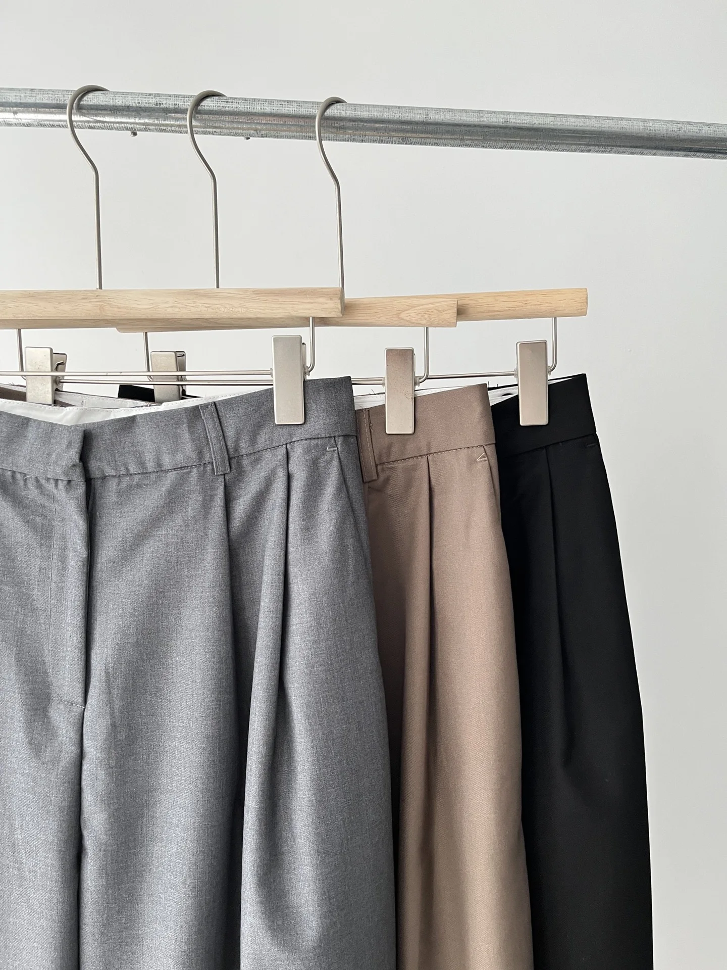 Женские брюки 2024 простые плиссированные широкие женские свободные повседневные