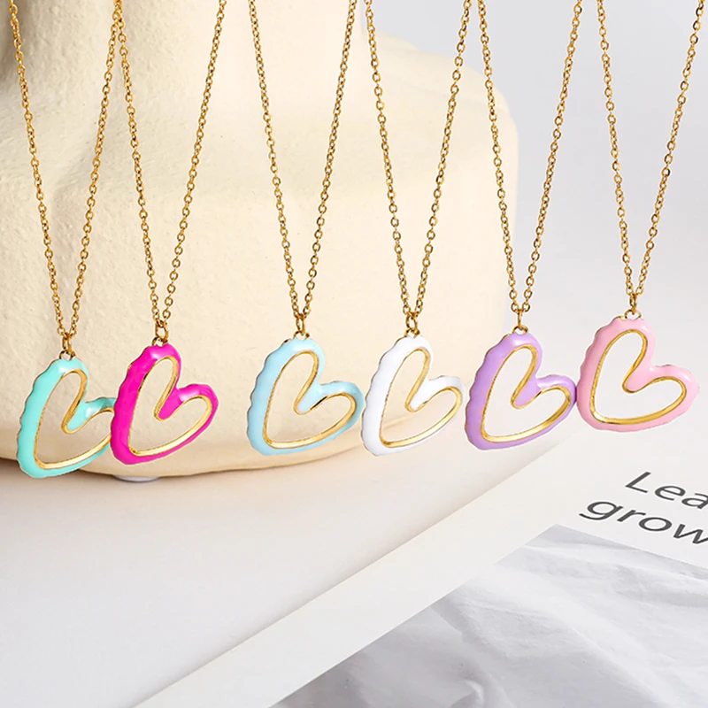 

Boho Vintage Dripping Oil Choker Necklaces for Women Trendy Colorful Love Pendant Necklace Fashion Gold Stainless Steel Jewelry