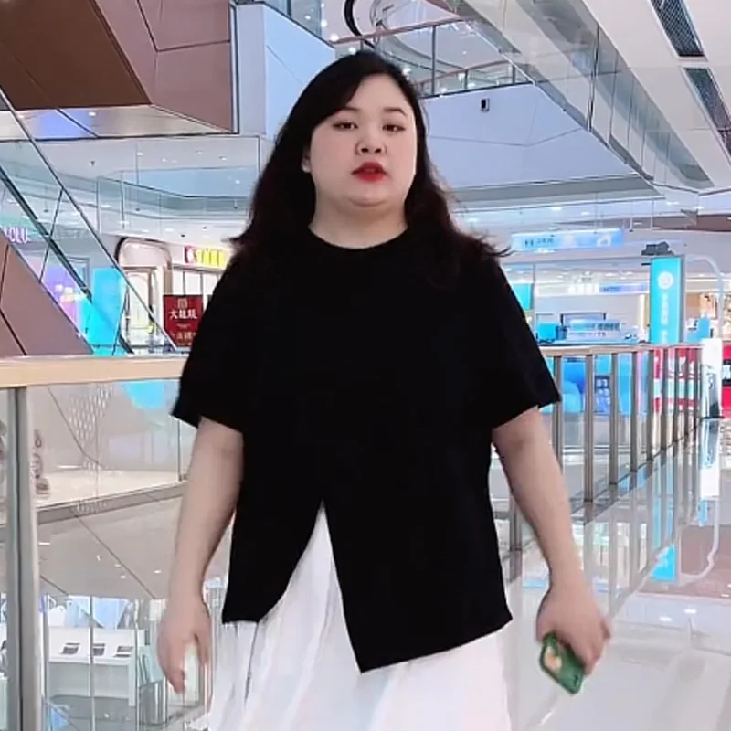 Большого размера слегка пухлый топ с передним плечом прикрывающий живот вязаный