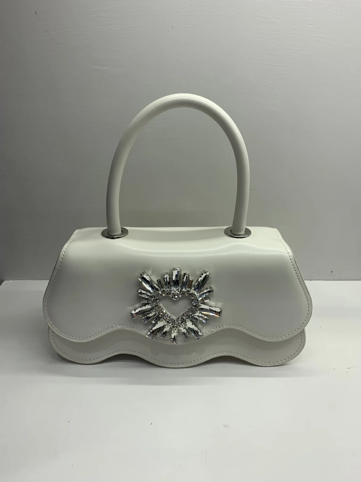 

2022 New Cowhide Heart Buckle Wave Handbag Shoulder Bag High Quality Women's Bag