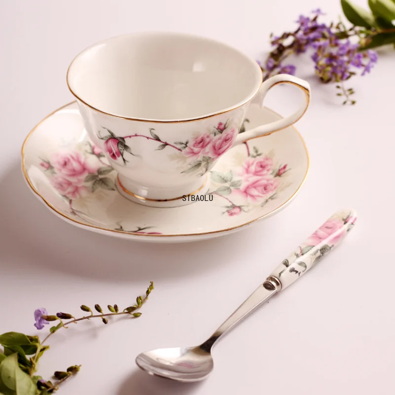 

Кофейная чашка из костяного фарфора, чайная кружка с золотым ободком, роскошная фарфоровая чашка и блюдце, набор для кофе, свадебная чашка
