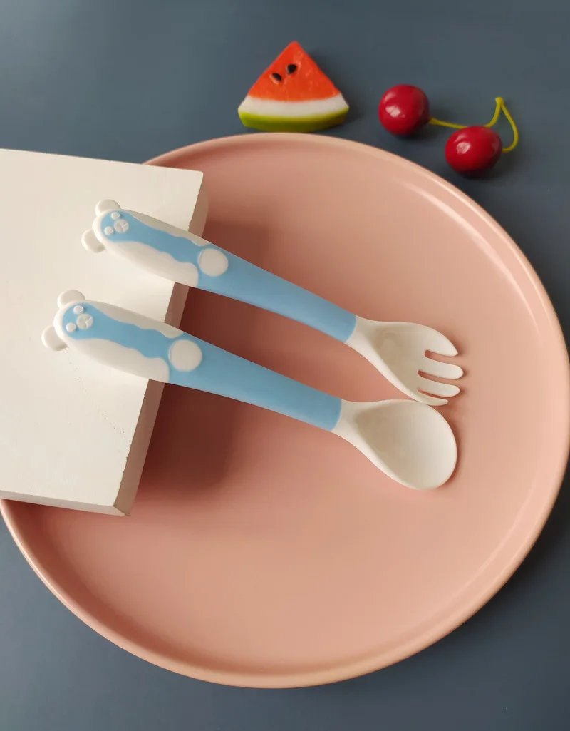 

Детская утварь, Яркий Дорожный безопасный Чехол, детская тренировочная ложка для кормления, легкая в захвате, термостойкая искусственная утварь