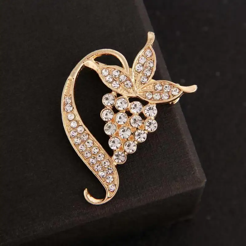 

2023 New Fashion Diamond Inlaid Alloy Brooch Temperament Flower Women's Brooch Accessories New Arrivals Recommend