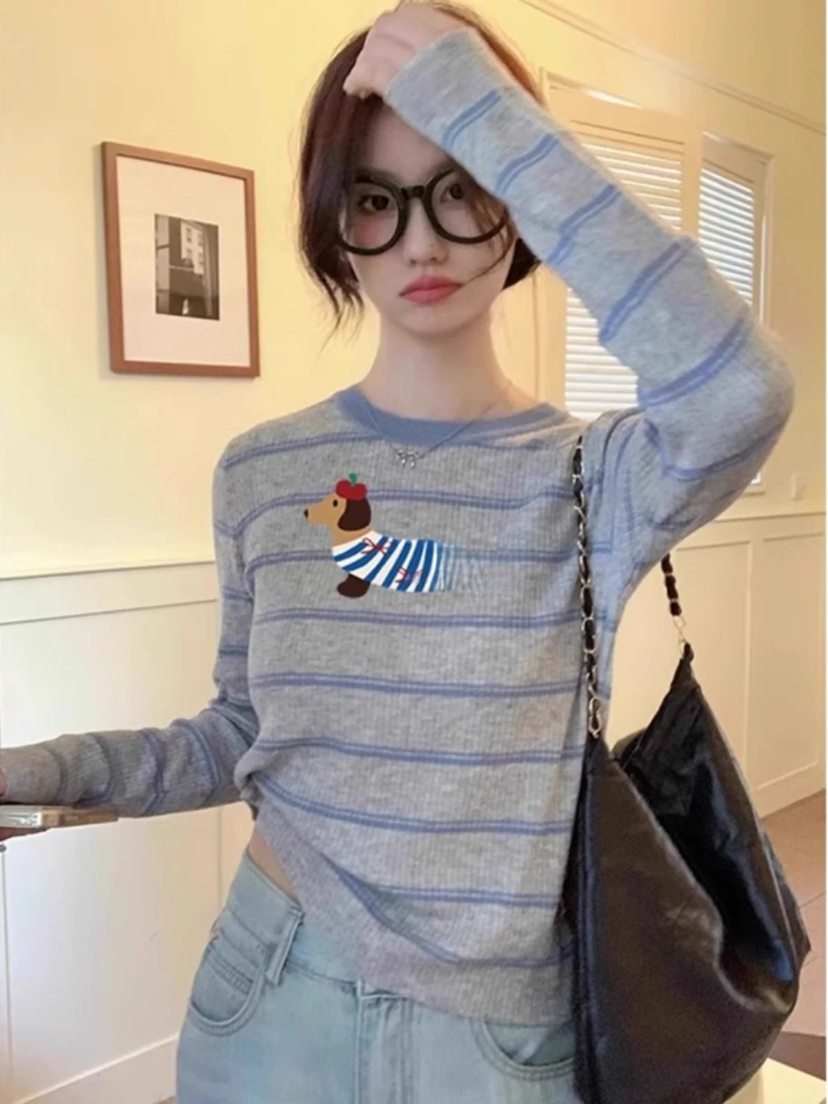 Корейская серия элегантная серая полосатая рубашка с принтом колбасы и щенка