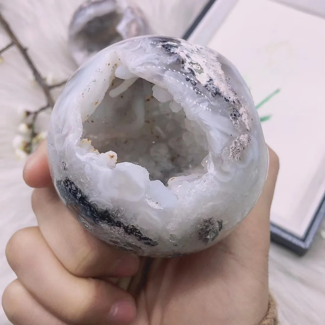 

Natural Mexican Agate Crystal ball Hollow Agate Crystal Hole ball Energy Reiki Home Office Room Accessories Aquarium Decorative