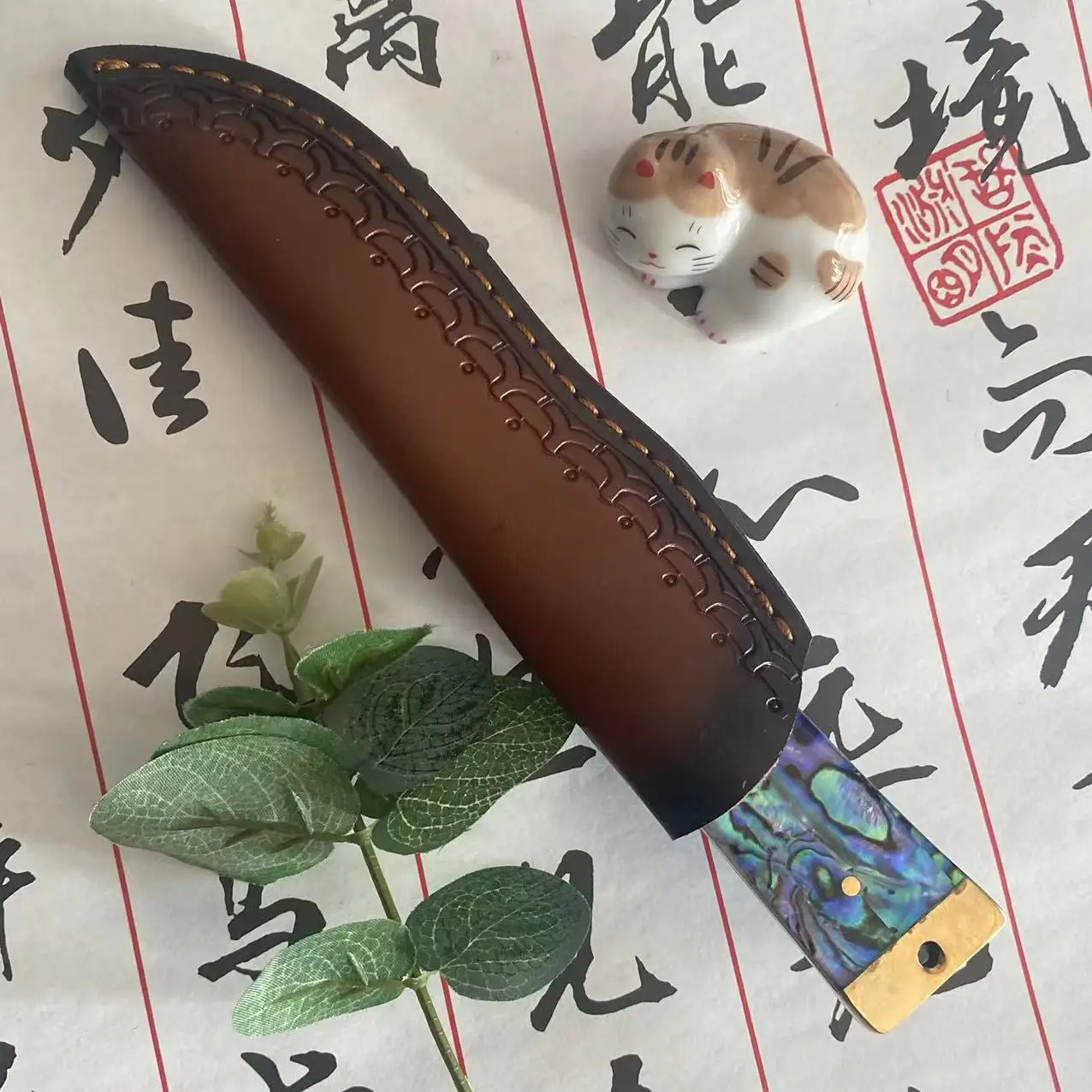 Охотничий нож с абалоновой ручкой тактический прямой резец из дамасской стали