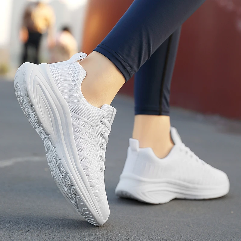 Спортивная обувь для отдыха, женские кроссовки для бега, легкая обувьбольшого размера с мягким верхом и мягкой подошвой, не дутая обувь для мам