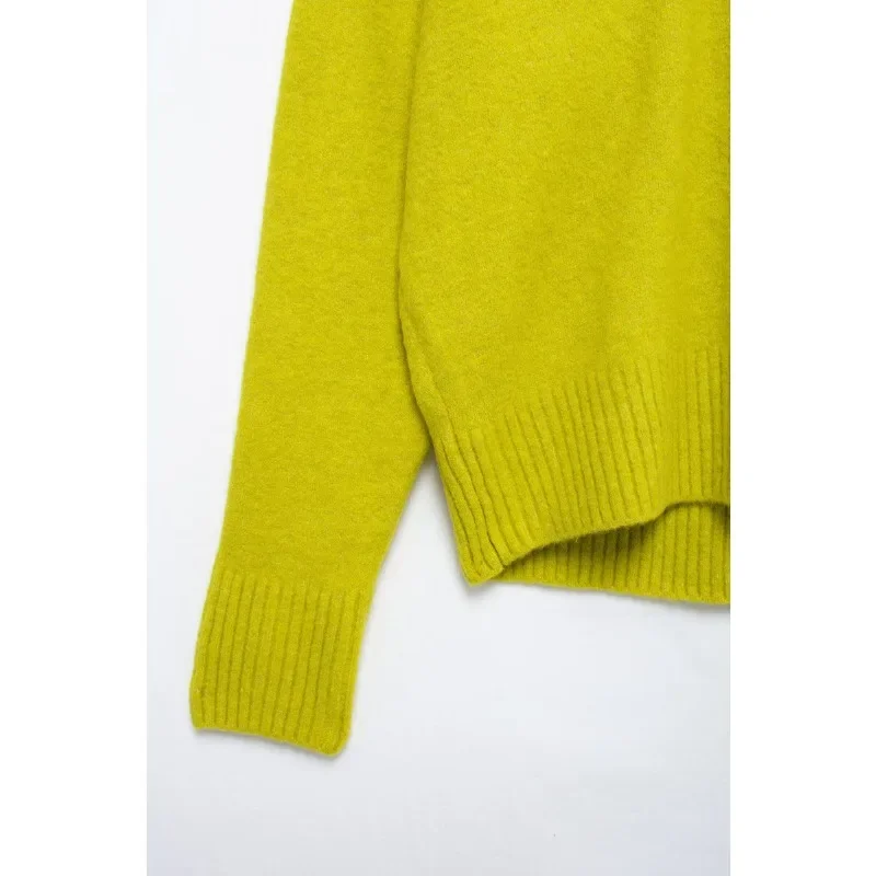 Женский вязаный пуловер с V-образным вырезом