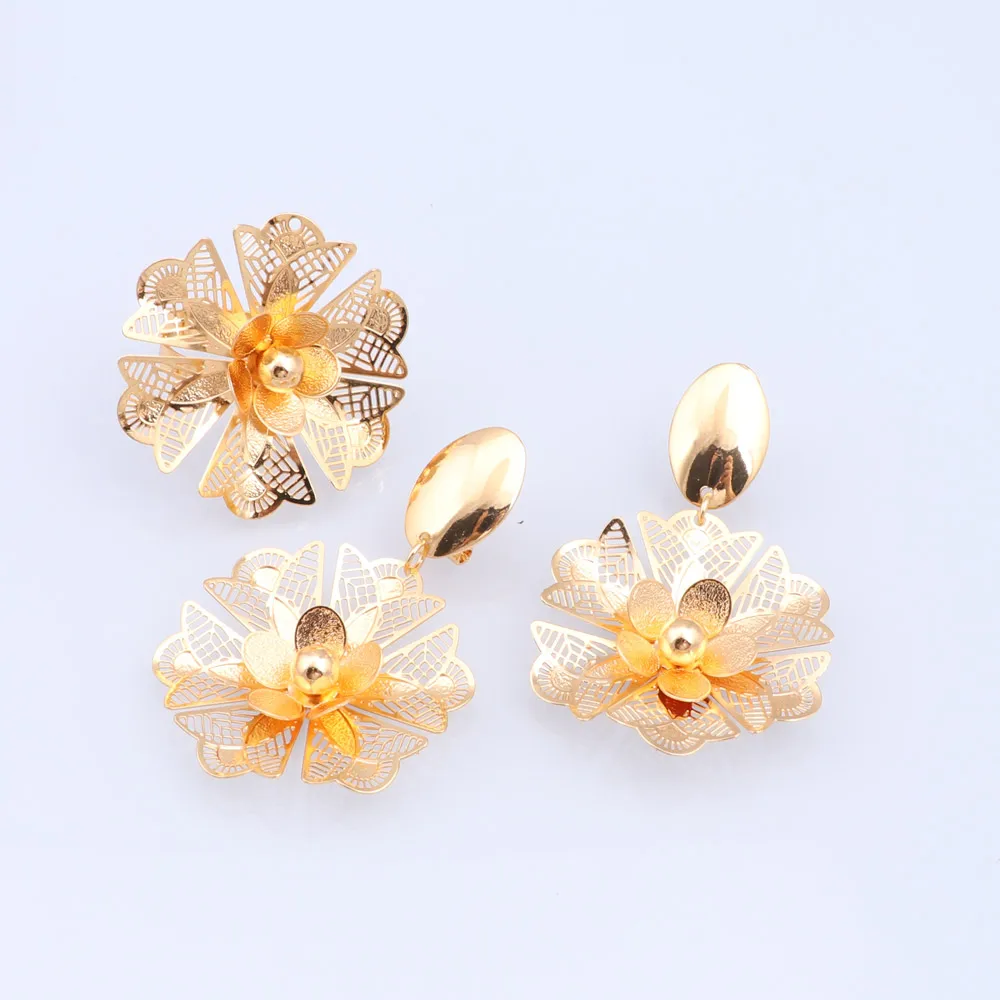 Ювелирный Комплект из колье и серёг с кристаллами