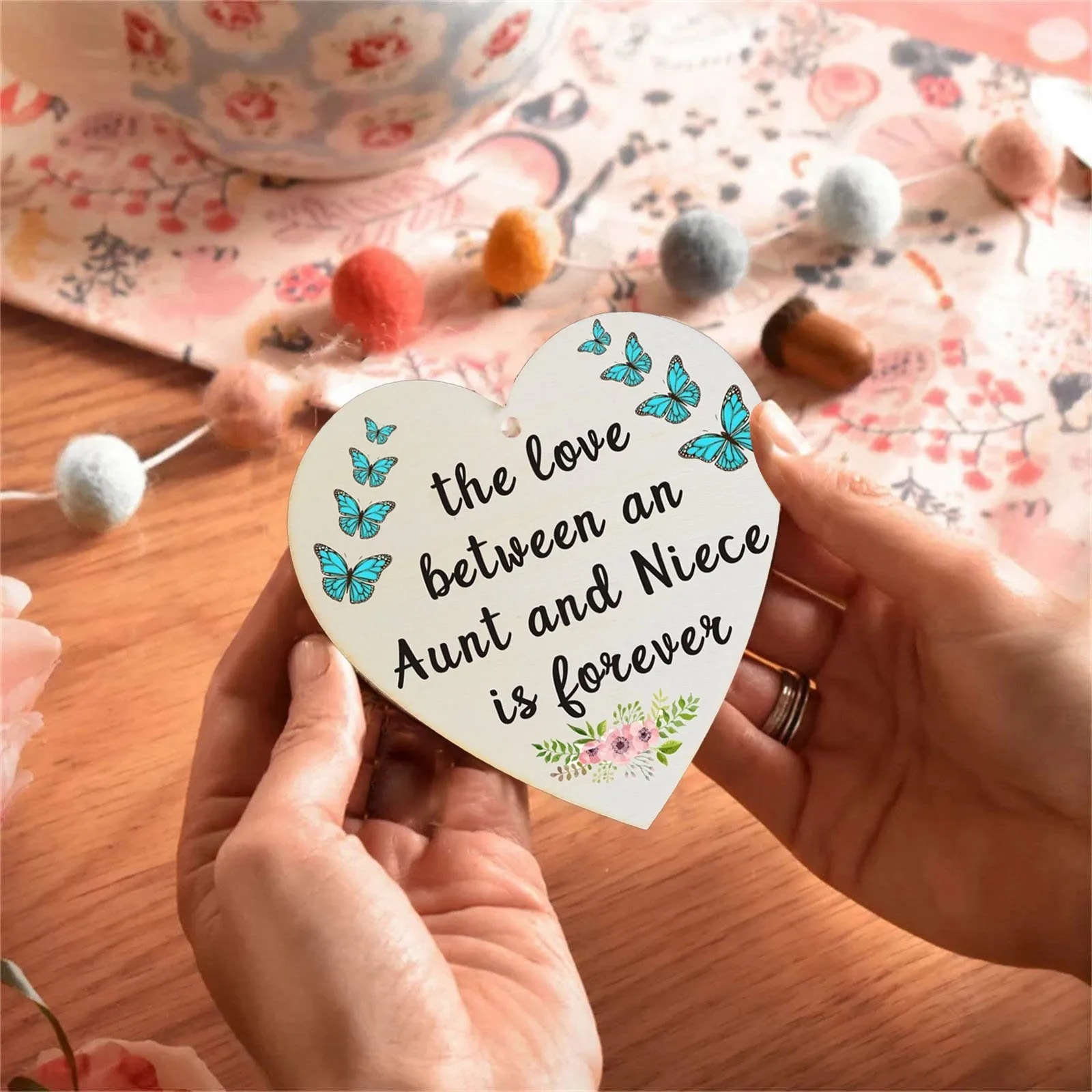 Кулон в виде елки с надписью Тетя