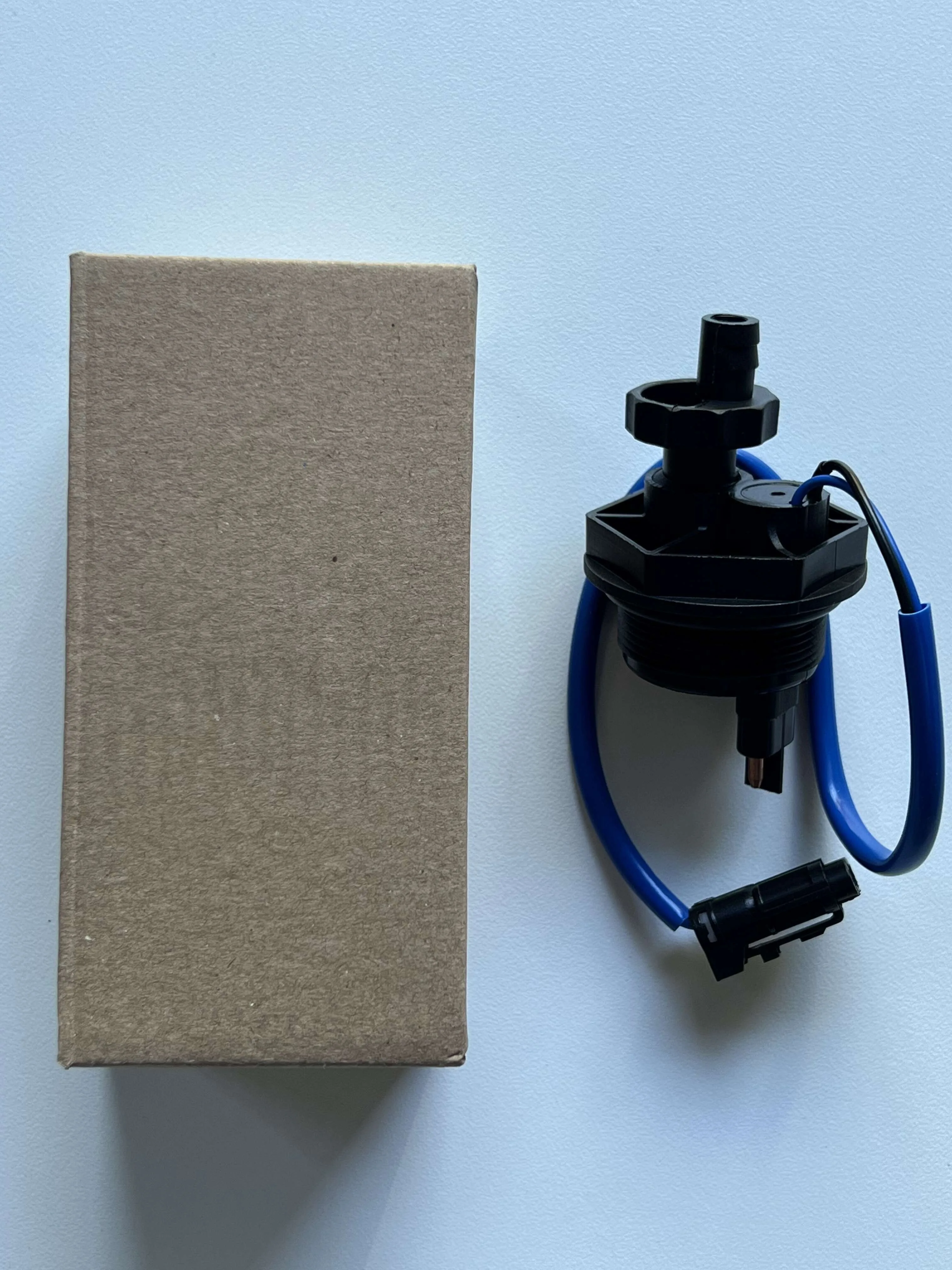 

1pc 68197868AA 2013-2018 Fuel Water Separator Sensor For RAM 2500-5500 6.7L Cummins Diesel Black Auto Accessories Replacement Re