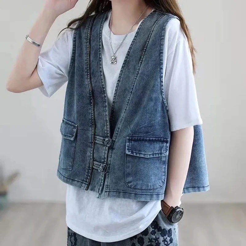 

Plus Size 5XL V-Neck Vintage Cropped Denim Sleeveless Coats Women's Korean Loose Vests Outwears Classic Cowboy Waistcoat Jackets