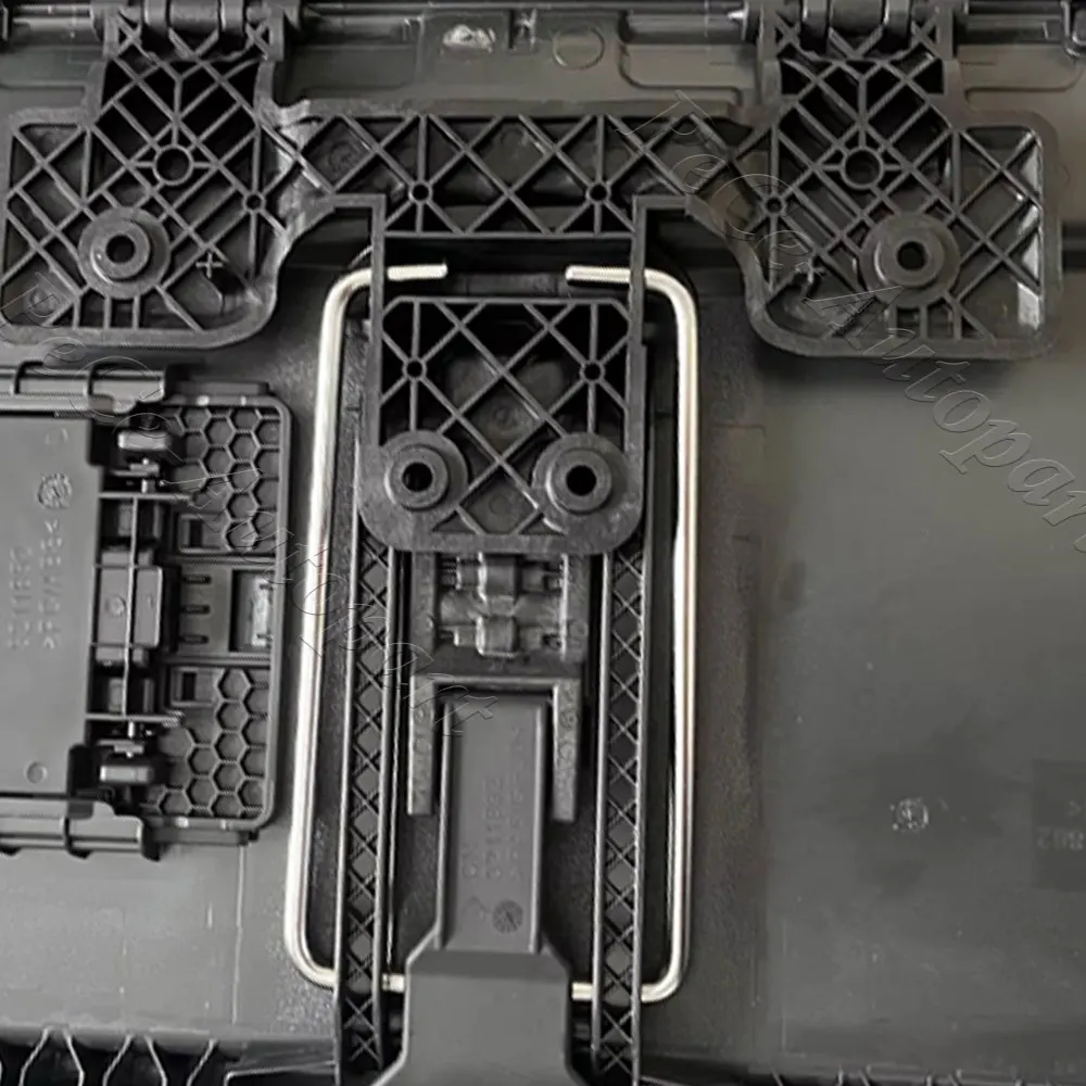 Фото Складной столик-подстаканник на спинку сиденья для VW Tiguan MK2 Touran L Passat B8 2016-2023, артикулы 5TD881862, 5TD881861 №4