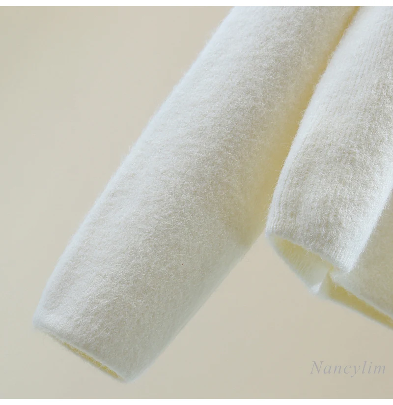 Женское трикотажное пальто с длинными рукавами и вышивкой бисером