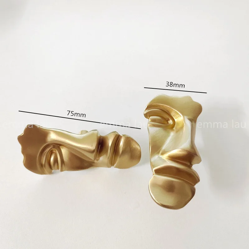 

Латунные ручки для шкафов в форме слона или гусенца