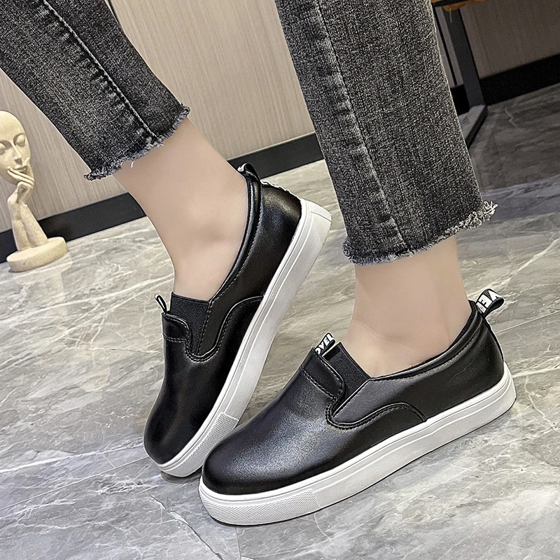 

2022 NEW Women Loafers Platform Shoes Slip on Flat Shoes Woman Flats Leather Casual Shoes Ladies Black Loafe Women Shoes