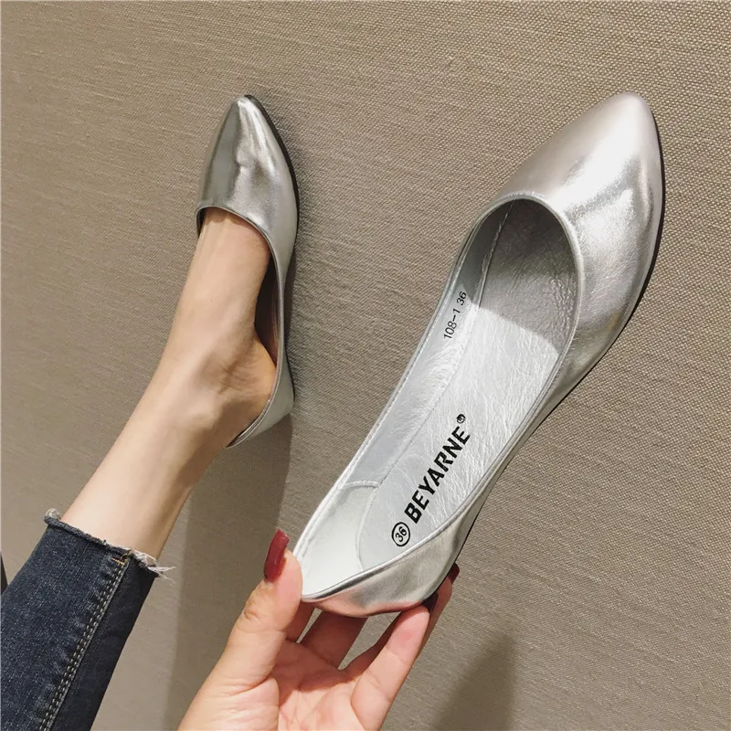 Spring 2022 Women's Shoes Shiny Leather Soft Sole Comfortable Boat Shoes Ballet Flat Shoes for Woman Fashion Pointed Lady Shoes