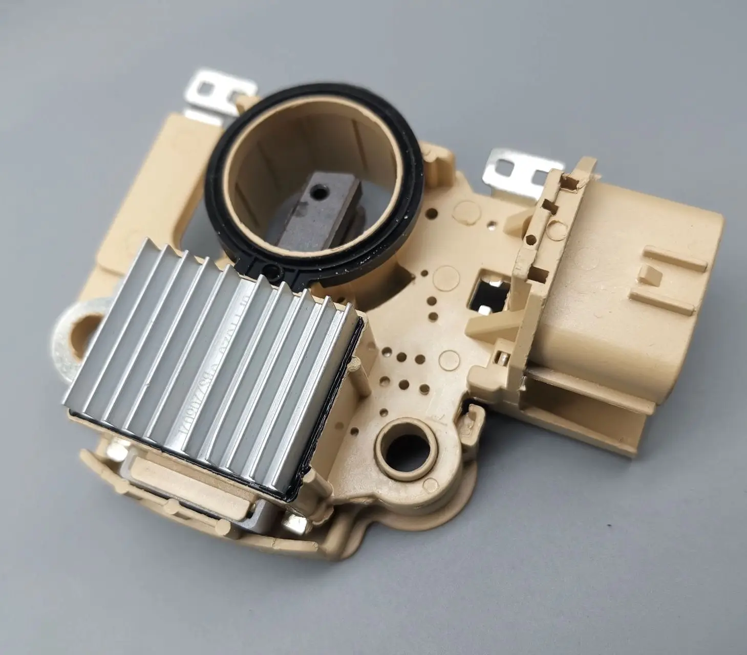 

1pc for GWM Great Wall V80 Geely Tiggo Zotye 5008 Generator Regulator Rectifier bridge