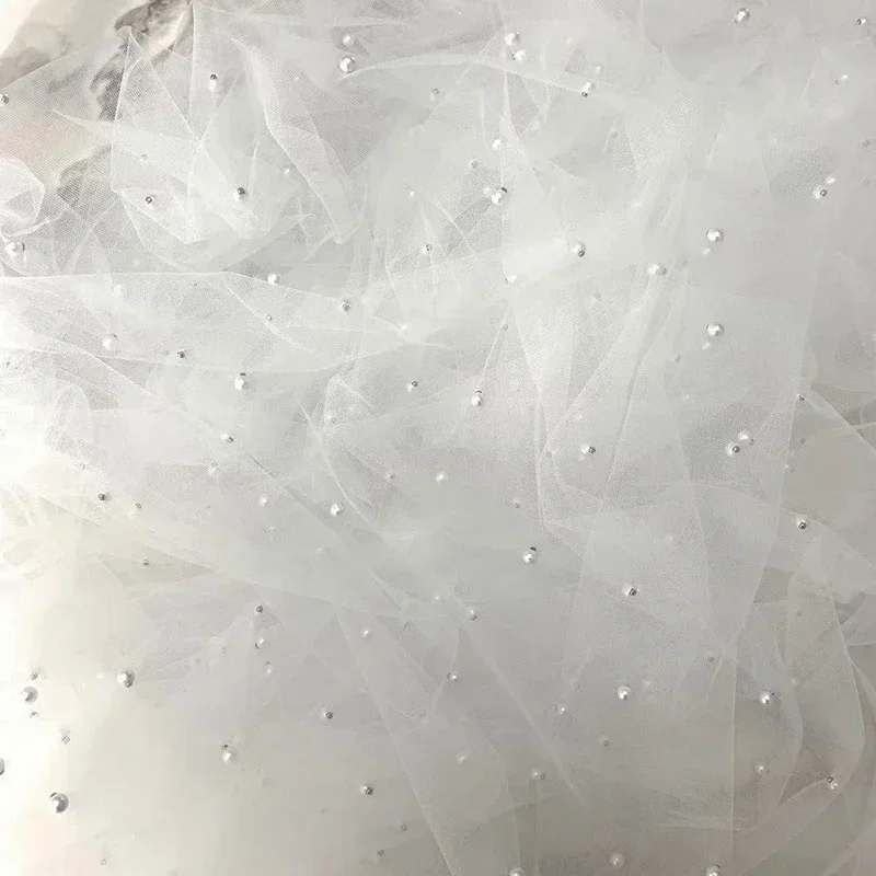 Кружевное платье для беременных с рассыпчатыми жемчужинами