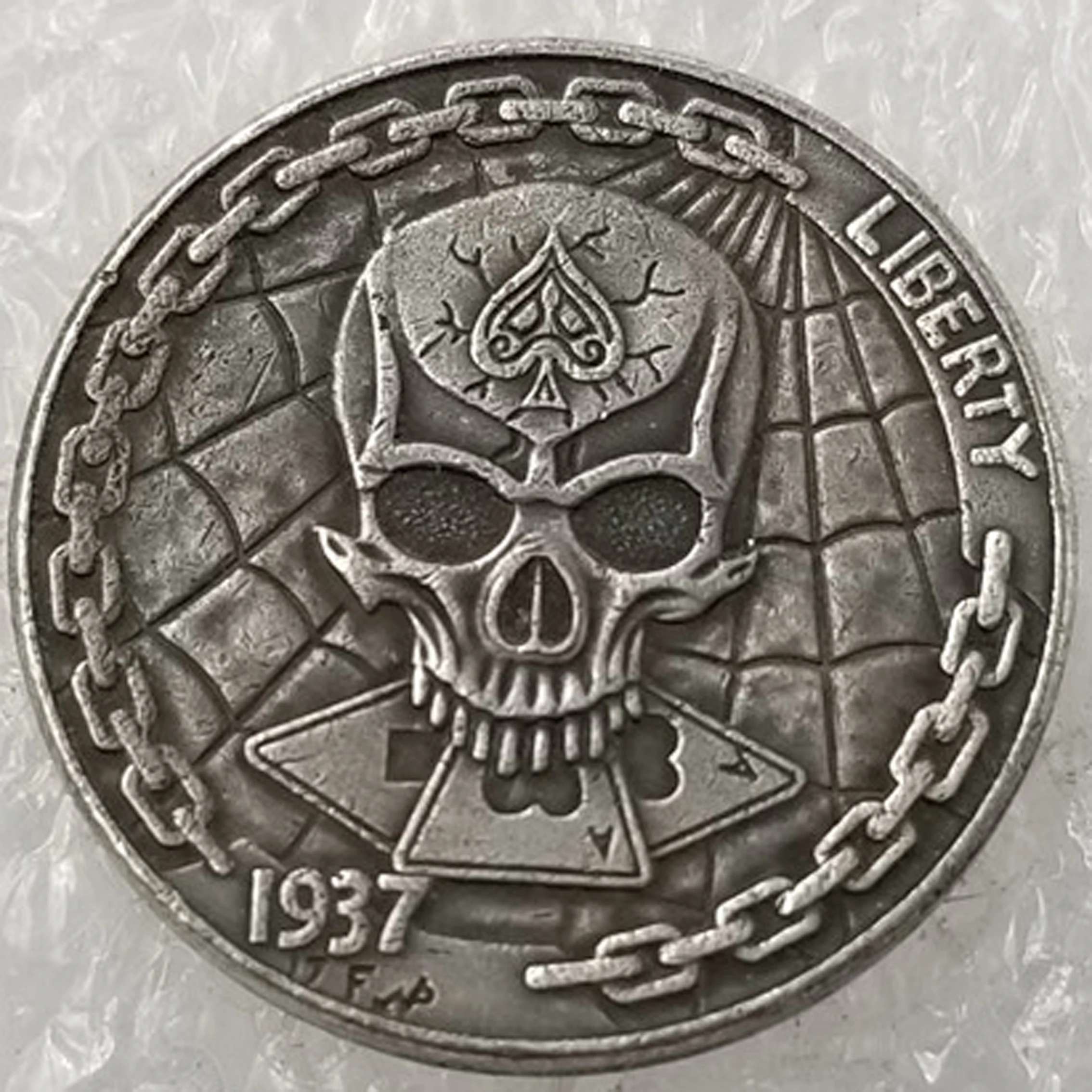 

21mm Spade Skull Pattern Coin Fine Hand Polished Magic Prop Lucky Coin Birthday Gift Home Decoration Collectible