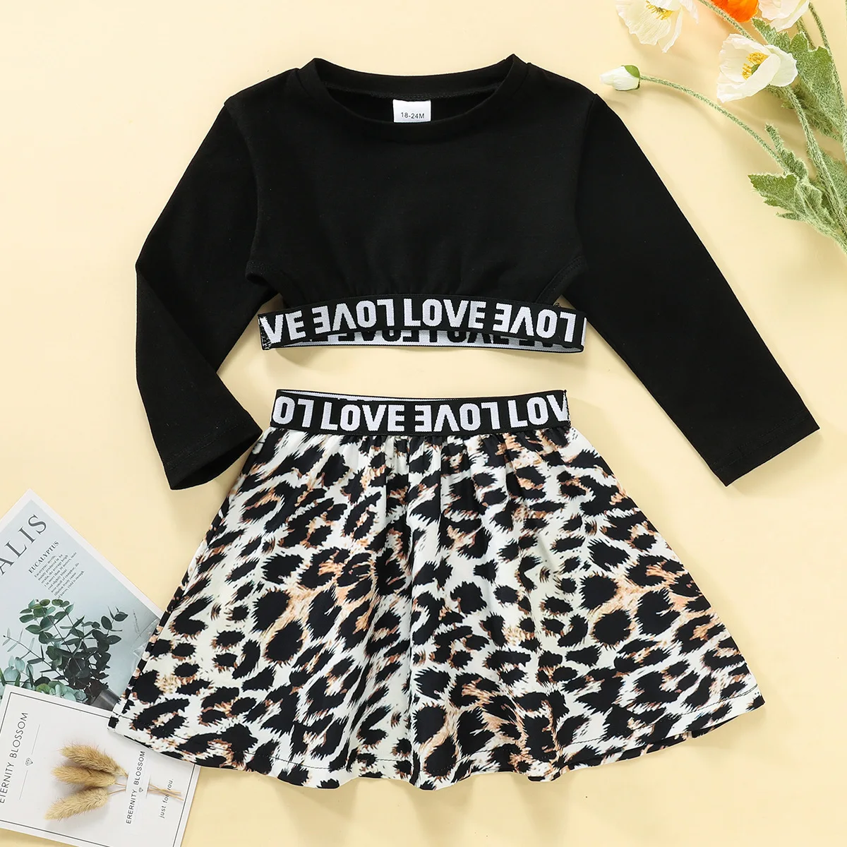 

2022 Ins Spring and Autumn New Girls' Clothing Round Neck T-shirt Long-sleeved Leopard Print Short Skirt Fashion Two-piece Suit