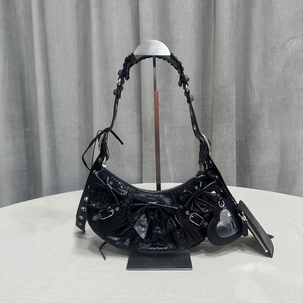 

NIGO Black Bow Crossbody Bag Ngvp #nigo5663