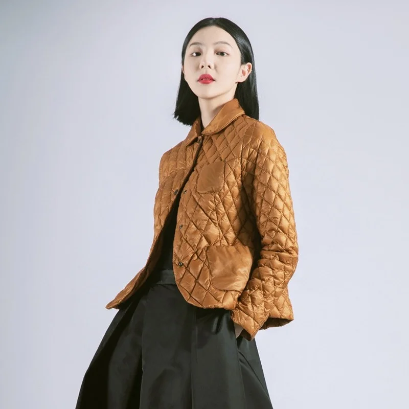 

2022 New Fashion Leisure High-end Diamond Women's Short Light Autumn White Duck Down Jacket Slim Fit Jacket Women Spring/Autumn