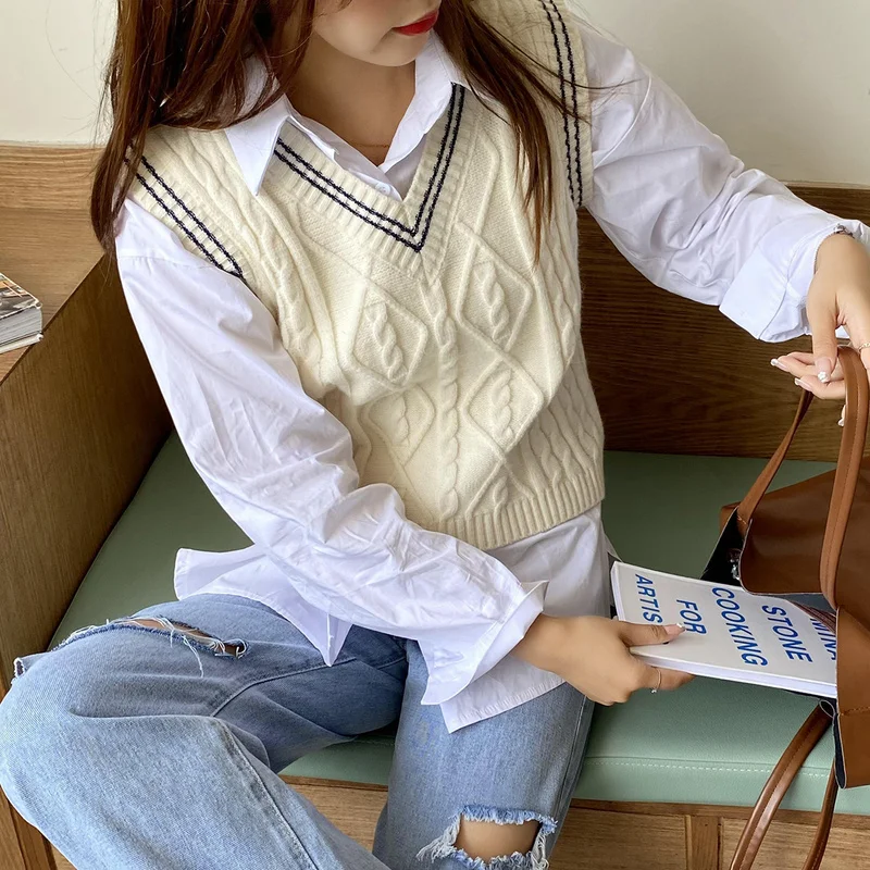

2021 Autumn and Winter New Knitted Vest Women's Jacket Twist V-neck College Style Sleeveless Vest Sweater Student Trend