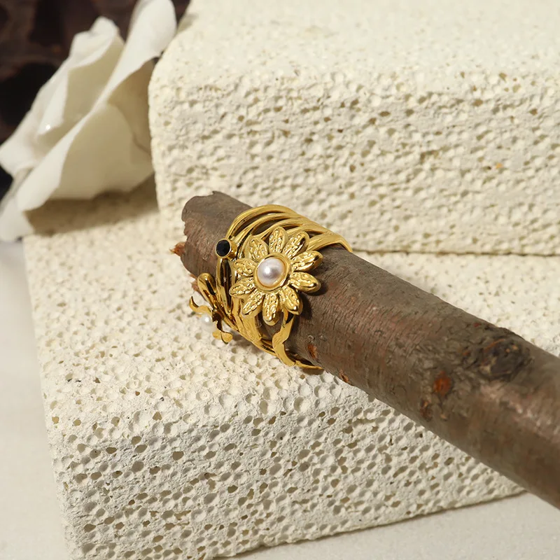 

Fashion Adjustable Hollow Out Sunflower Pearl Women Rings No Fade 14K Gold Plated Stainless Steel Open Ring For Girls Gifts