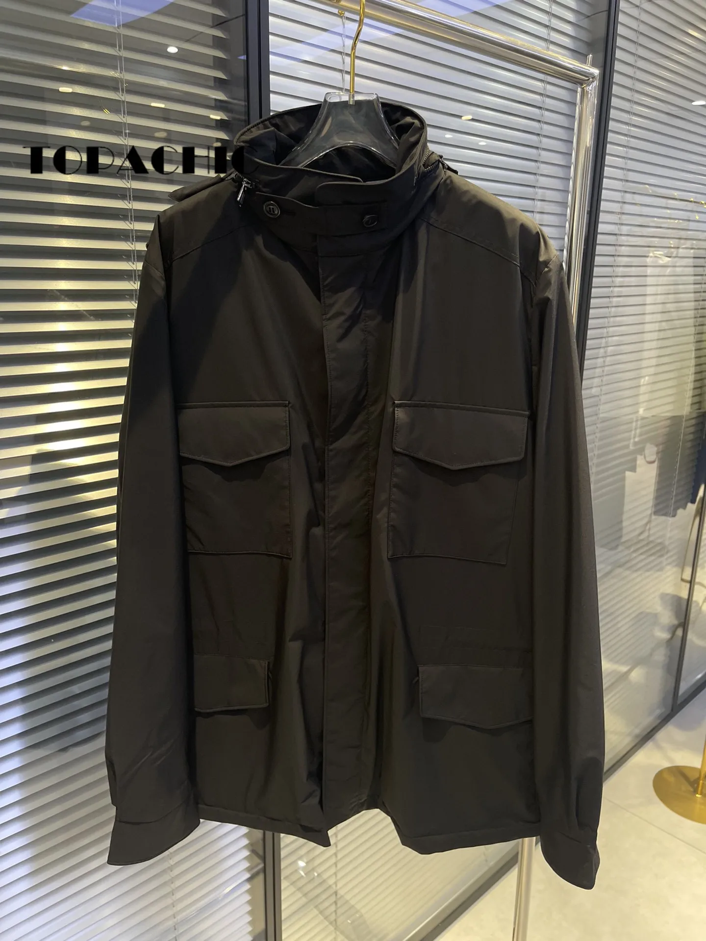 Рисунок 5 - Классический тренчкот TOPACHIC с капюшоном