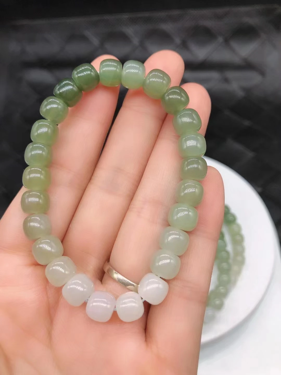 

Натуральный нефритовый двухцветный браслет из бисера, изысканный модный мужской и женский амулет, лечебный браслет, кольцо, ювелирные изделия