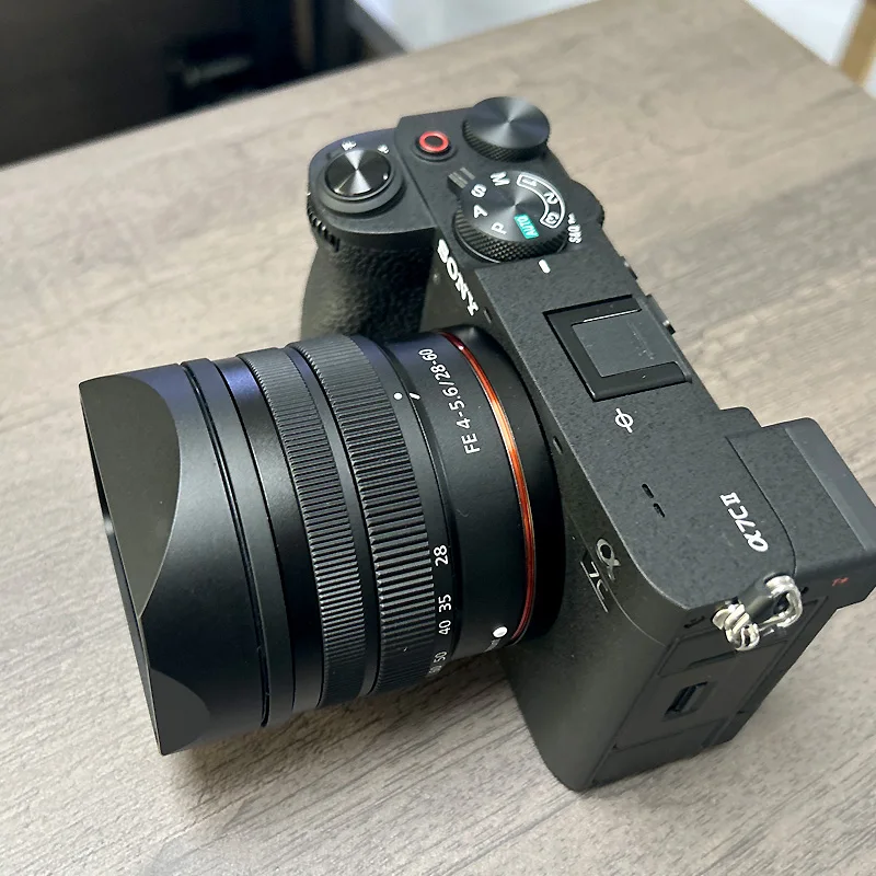 Фото Металлическая квадратная бленда для объектива Sony FE 28-60 мм F/4-5,6 (SEL2860), поставляется с металлической крышкой №1