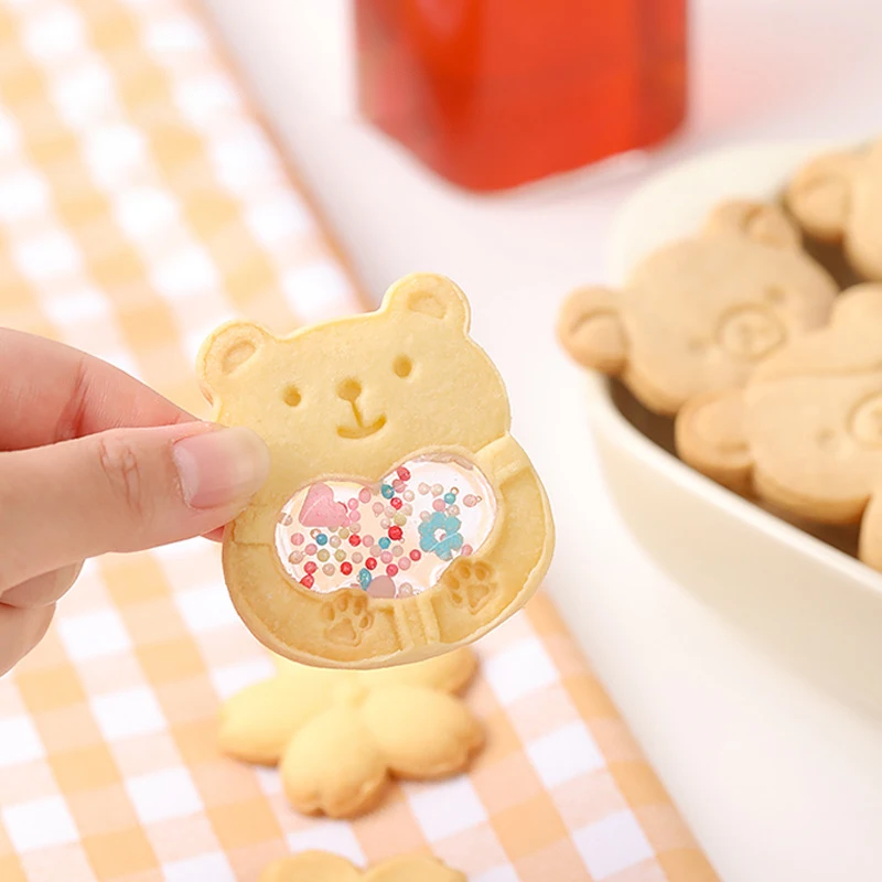 1 Set Cute Bear Mold Cookie Bear Stamp Biscuit Cutter Set Fondant Frosting Mold DIY Pastry Baking Tool Shaker Forms for Cookies