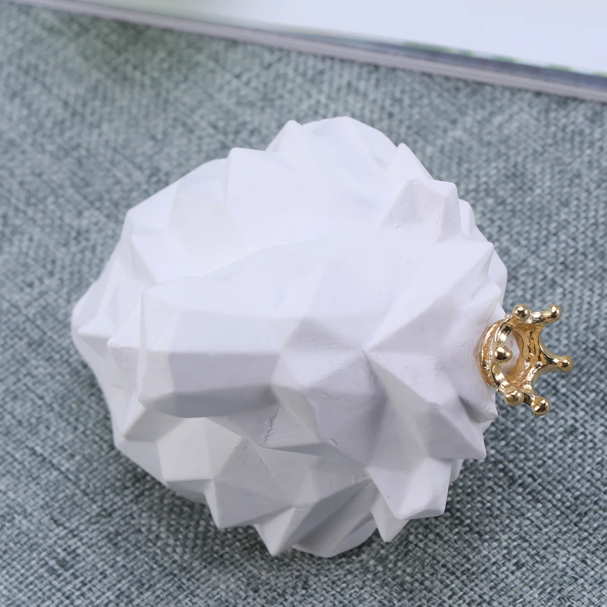 

1PC Ornament Air Conditioning Practical Unique 3D Diffuser Essential Oil Aromatherapy Car Decoration