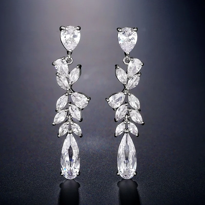 

2022 New Fashion Simple White Color Leaf Zircon Dangle Earrings for Women Wedding Jewelry Party Accessories Gifts