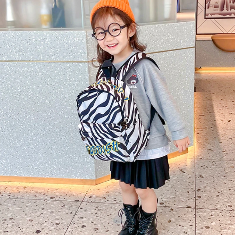 New Children Light Backpack Cool Boys Girls Letter Nylon Backpack In Kindergarten 3-6-year-old Baby Schoolbag