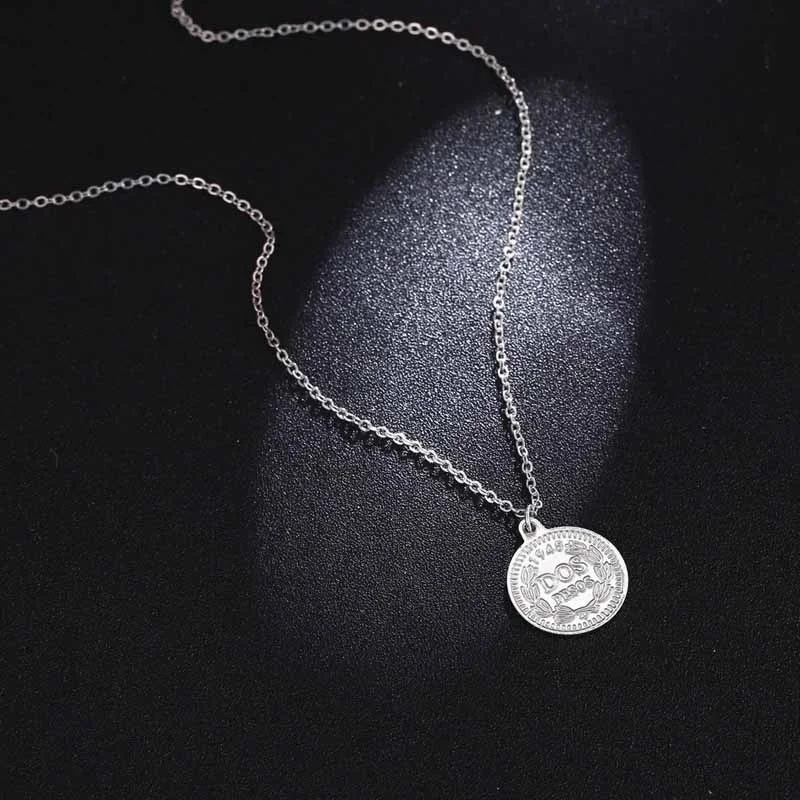 

Подвеска в виде круглых серебряных и золотых монет, в стиле ретро