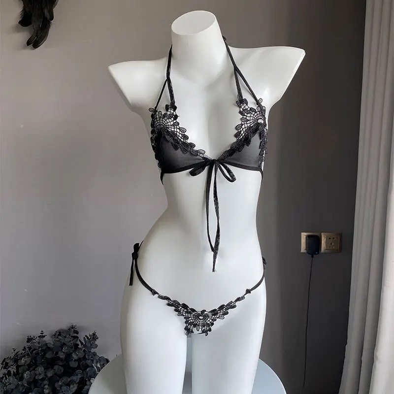 Комплект кружевного нижнего белья с бюстгальтером пуш-ап и трусиками