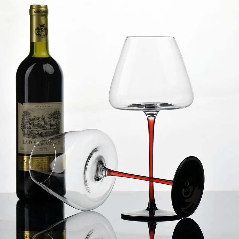 Черный галстук-бабочка хрустальный бокал для красного вина большой бордовый