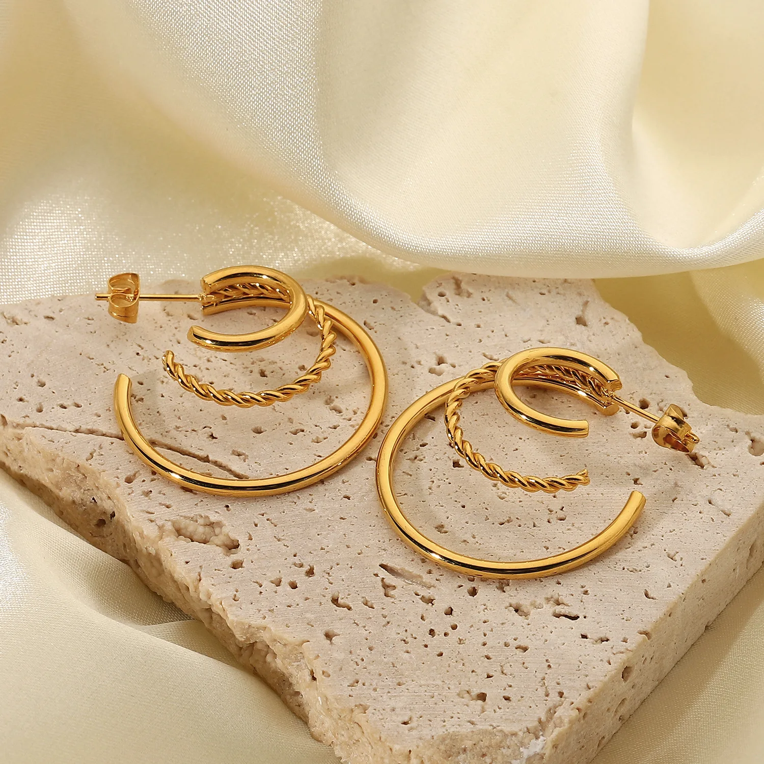 

DEAR-LIFE New fashion Golden-plated stainless steel earrings triple circle large earrings female jewelry