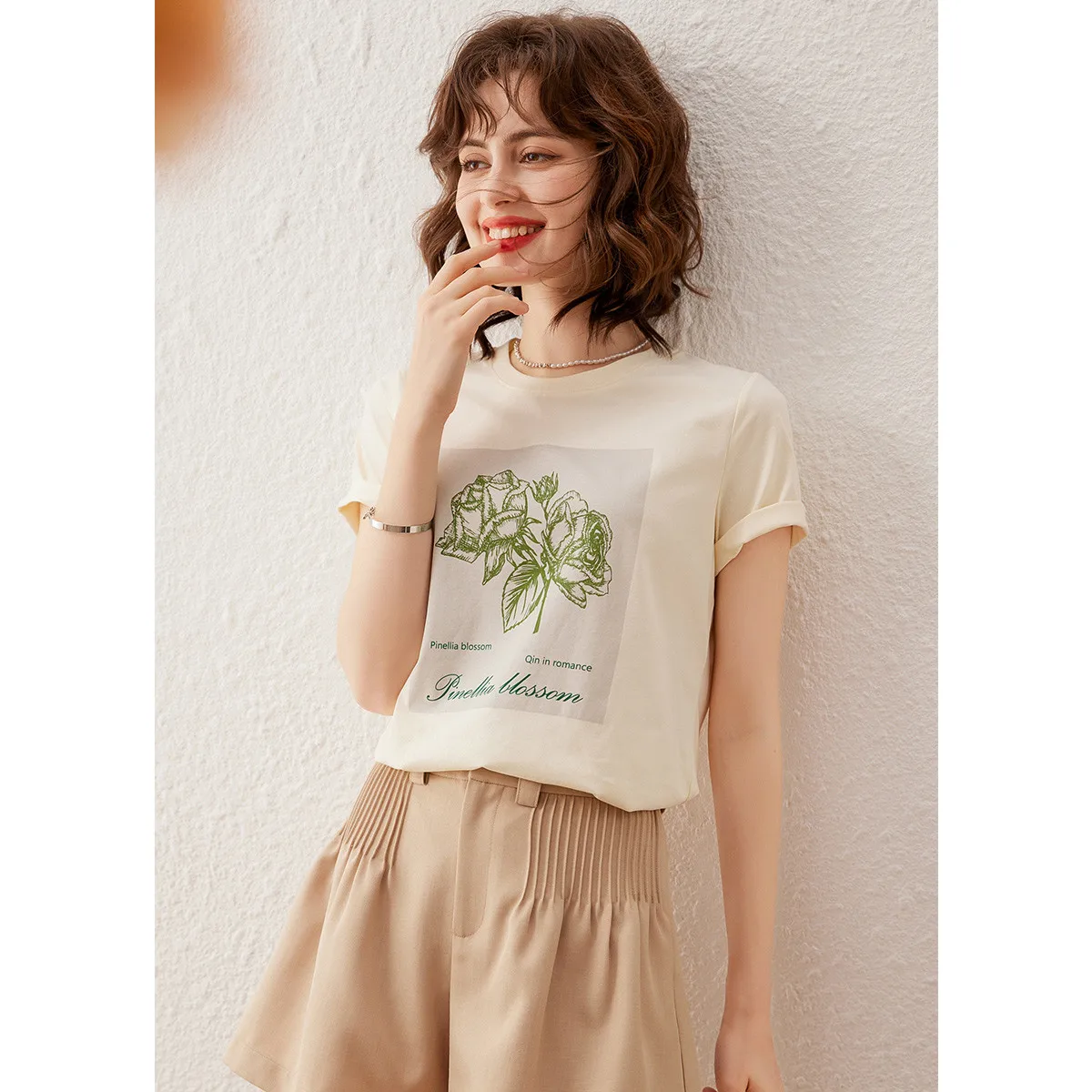 Женская футболка с круглым вырезом и коротким рукавом свободного покроя