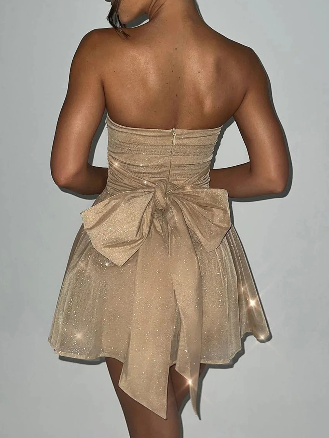 Сексуальное черно-белое мини-летнее платье с открытой спиной женское элегантное