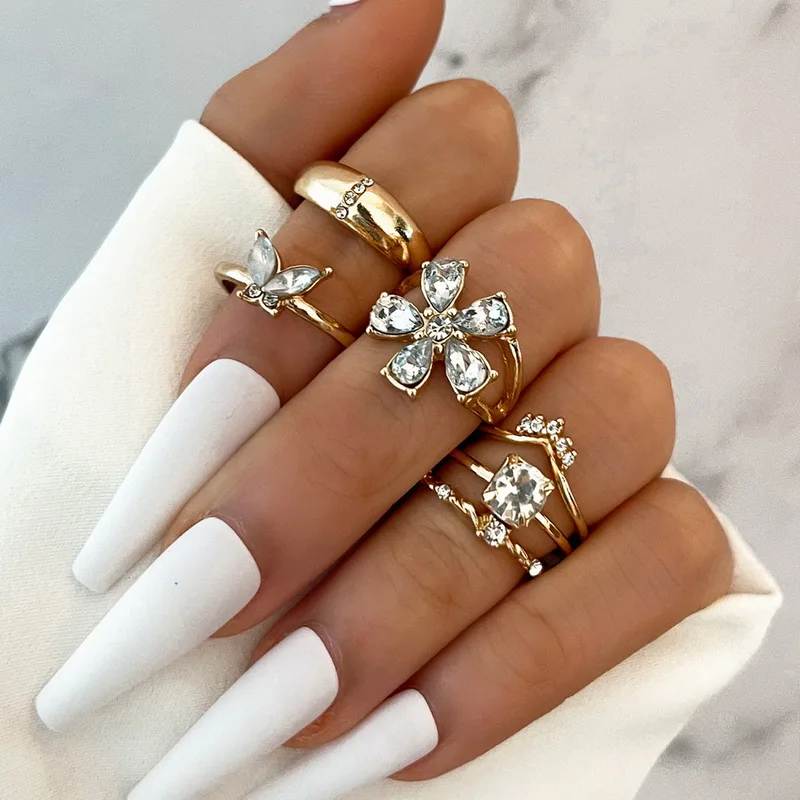 

6pcs Exquisite Shiny Zircon Flower Butterfly Ring Set for Women Bohemia Geometric Chain Pearl Vintage Metal Ring Jewelry Gifts