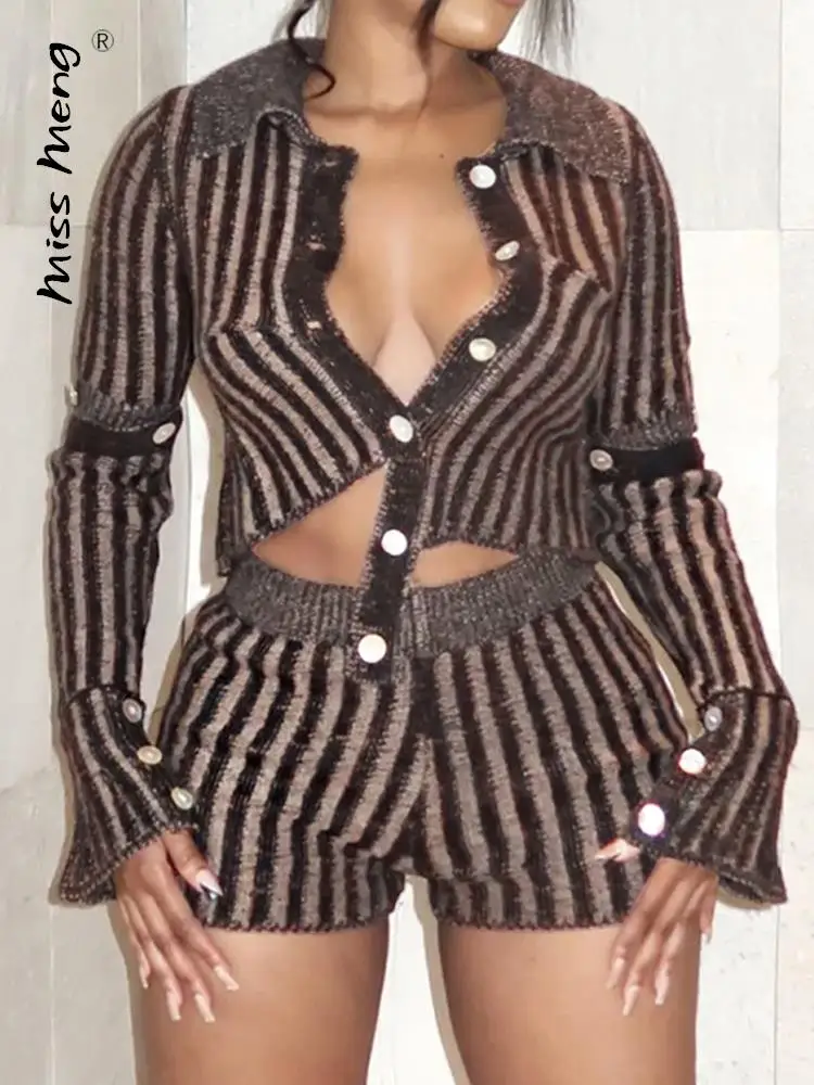 

Женский трикотажный костюм в полоску, облегающий костюм из двух предметов с длинными рукавами и пуговицами