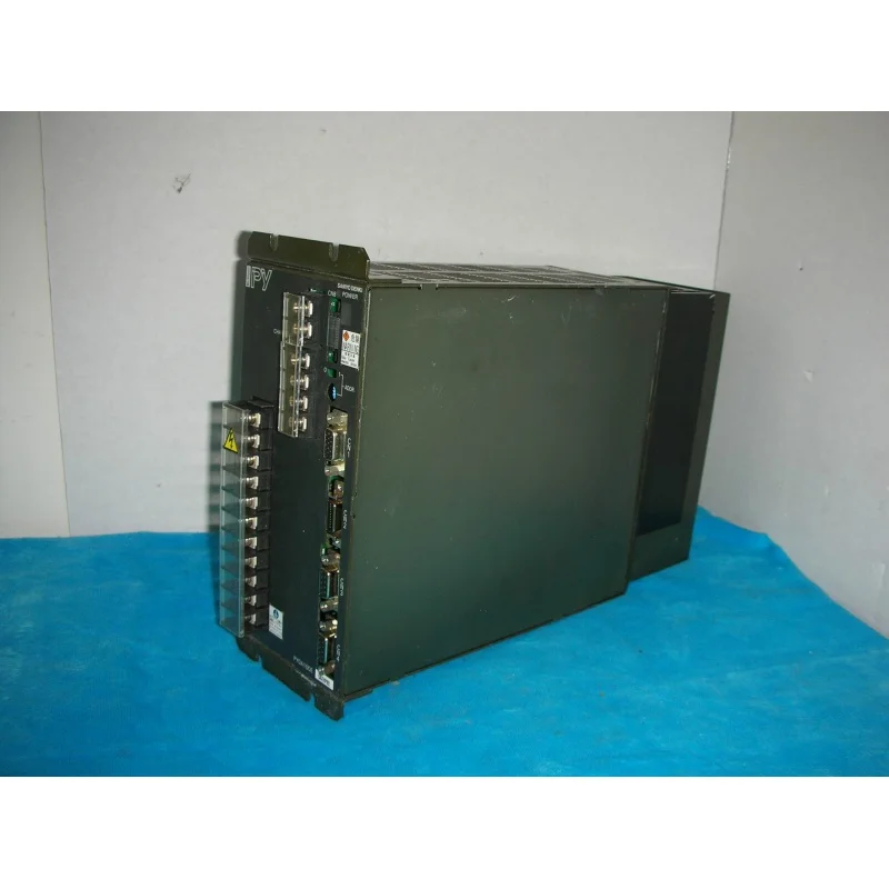 

Сервопривод Sanyo PY0A100E0XXYPH1, б/у, 1 шт.