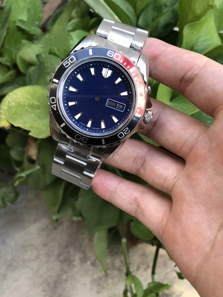 Чехол для часов из нержавеющей стали 44,5 мм с аксессуарами циферблатом, механическим ремешком из нержавеющей стали, безелью из сапфира и календарем для движения 46941/46943.